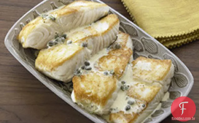 Alabote assado na panela com receita de vinagrete de alcaparras