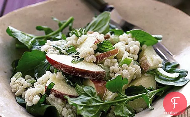 Salada cremosa de cevada com maçãs