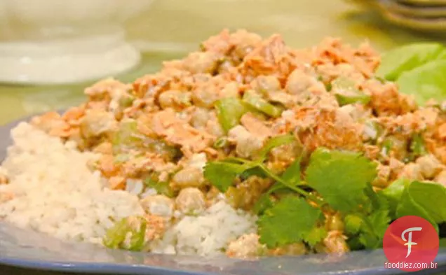 Salada de salmão e Grão De Bico Com Arroz Mirin gelado