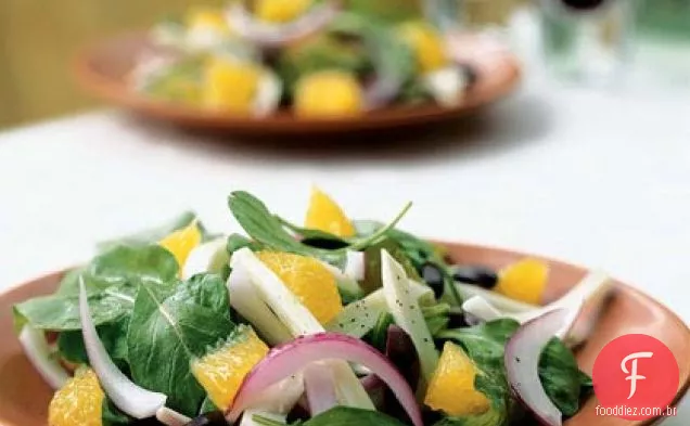 Salada de laranja, rúcula e azeitona Kalamata
