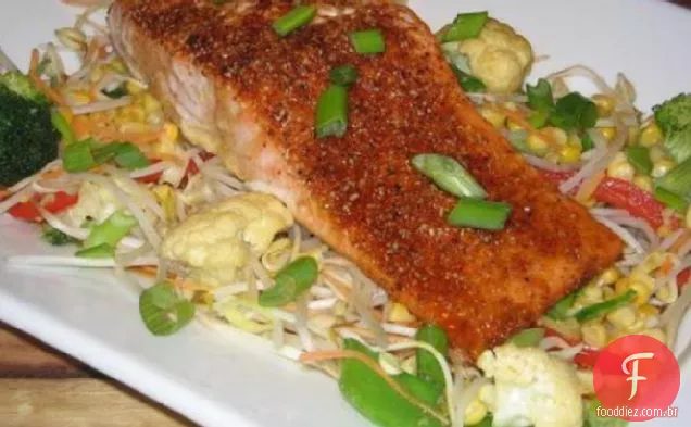 Salmão Picante Com Esmalte De Bordo Quente