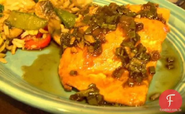 Filetes de salmão laranja e Bourbon grelhados