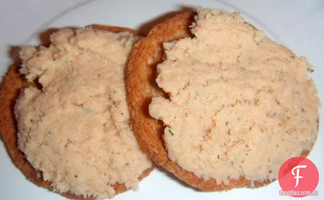 Salmão Assado Com Vitrificação De Bordo Com Espinafre Murcho