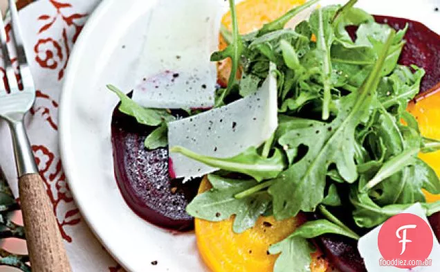 Salada de beterraba e rúcula com Kefalotyri