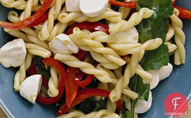 Macarrão com pimentão e mussarela