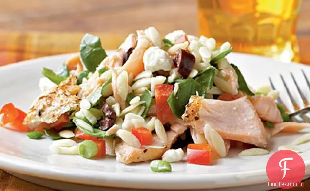 Salada De Salmão Do Mediterrâneo
