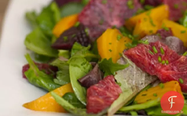 Salada De Beterraba Assada E Laranja Com Verduras Picantes