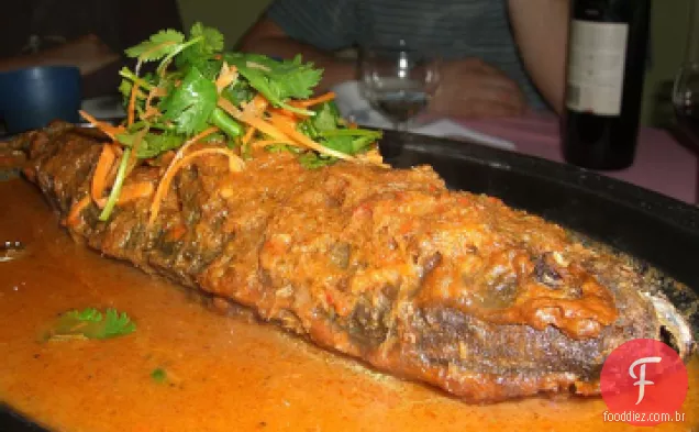 Salmão assado com Curry vermelho tailandês e Bok Choy