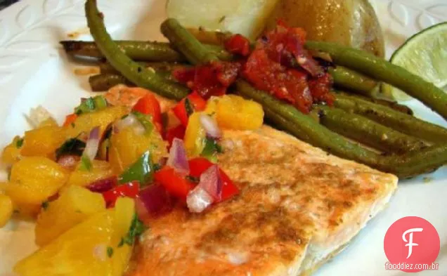 Salmão Com Salsa Fresca De Abacaxi