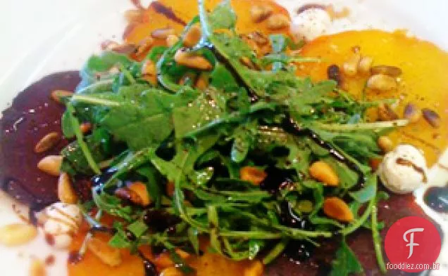 Salada De Beterraba Assada Com Queijo De Cabra E Rúcula