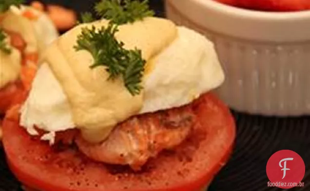 Ovos Benedict com salmão defumado
