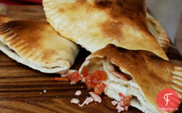 Salmão defumado e mussarela Calzone