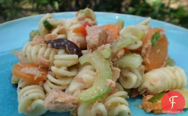Salada De Macarrão Salmão