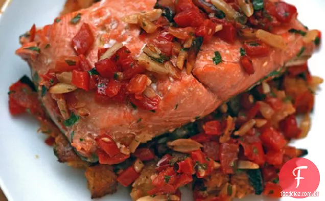 Salmão com molho Romesco desconstruído