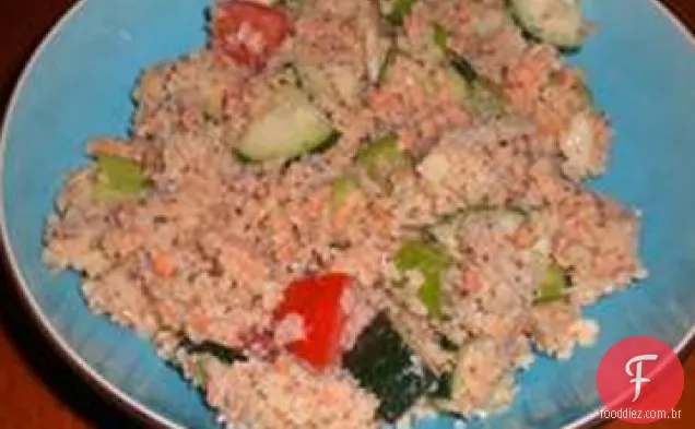 Salada De Cuscuz De Pepino De Salmão