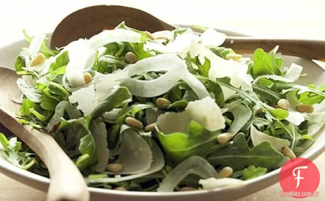 Salada De Rúcula Com Erva-Doce E Pinhões