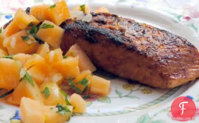 Salmão Assado Marroquino Com Salsa De Manga