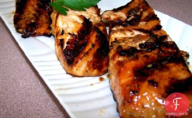 Salmão grelhado e marinada fácil