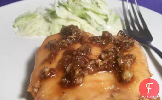 Bife de salmão em molho de caramelo (Vietnamita Ca Kho)