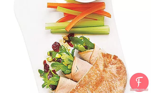 Sanduíche Pita Roll-Up de peru e rúcula