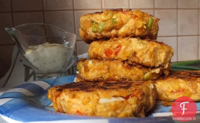 Bolos Crocantes De Salmão Com Molho Gayla
