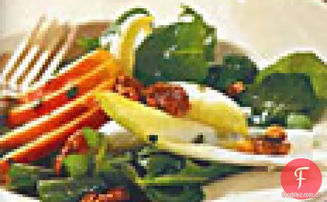Pêra, rúcula e salada Endive com nozes cristalizadas