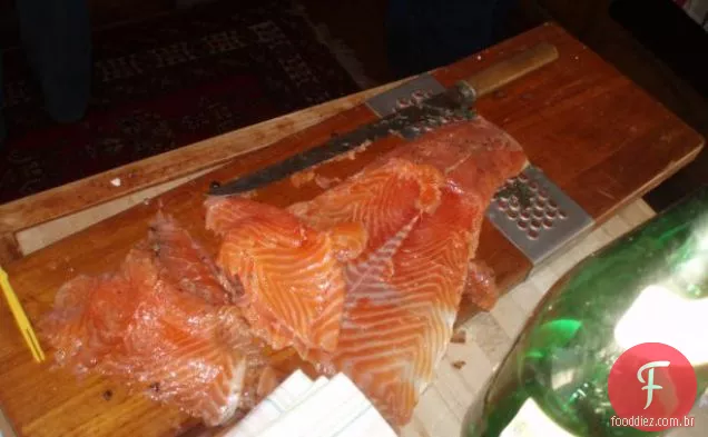 Salmão grelhado com alho e limão