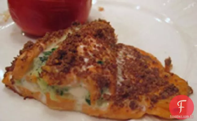 Salmão Recheado Com Espinafre Cebola E Queijo