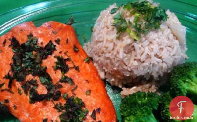 Pimenta Grelhada E Salmão Coentro Com Arroz De Gengibre