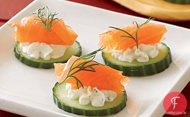 Canapés De Salmão Do Noroeste