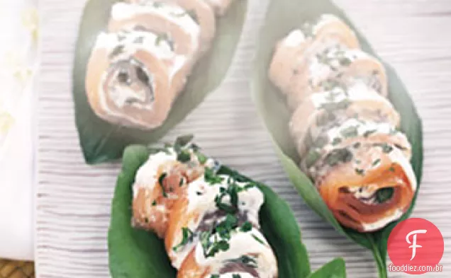 Salmão defumado e pãezinhos de manjericão com Crème Fraîche