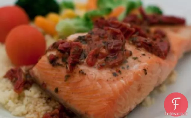Salmão Grelhado Com Tábuas De Cedro