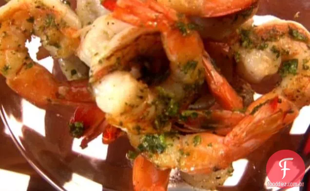 Camarão com pesto de coentro