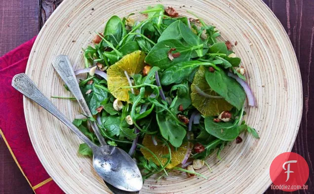 Salada laranja-rúcula-espinafre