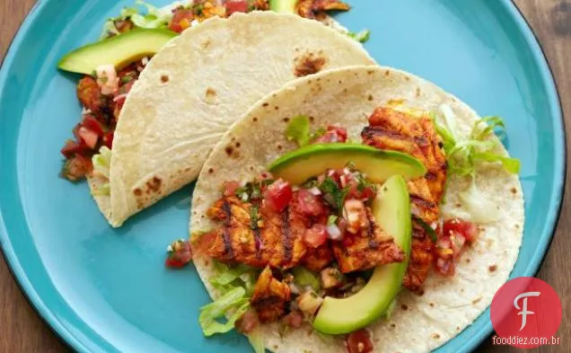 Tacos de peixe com salsa Habanero