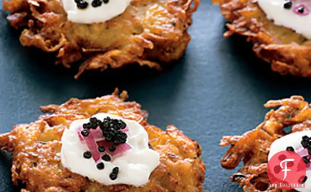 Caviar americano com panquecas crocantes de batata Yukon Gold