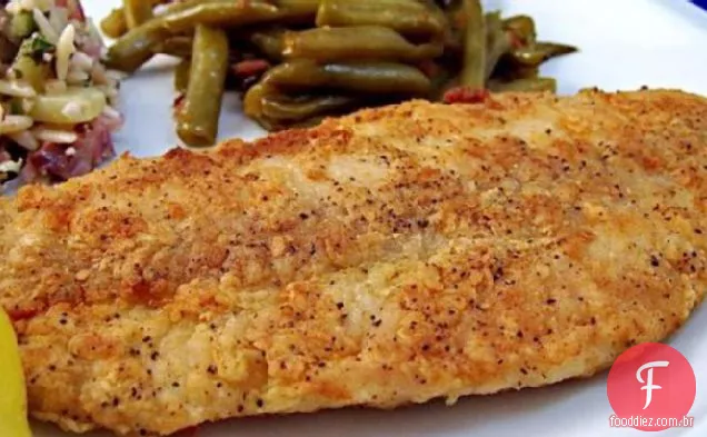 Peixe levemente frito fácil-tomilho e especiarias-Mediterrâneo