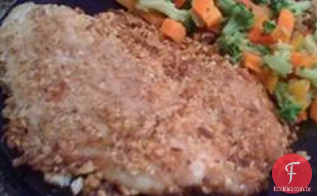 Tilápia com crosta de amêndoa e Coco