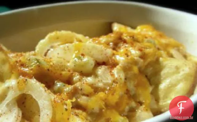 Fatias De Batata Do Derretimento Do Atum