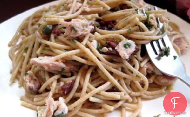 Salada De Massa De Atum Com Vinagrete De Azeitona Preta Quente