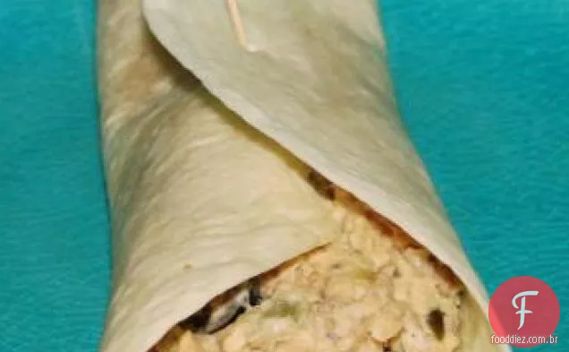Rissóis De Atum Com Molho Marinara