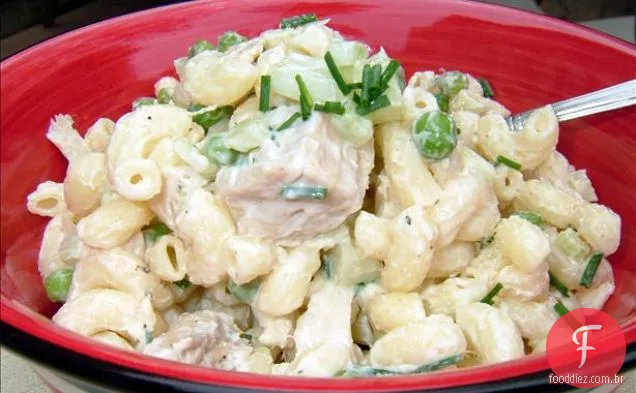 Salada Simples De Macarrão De Atum