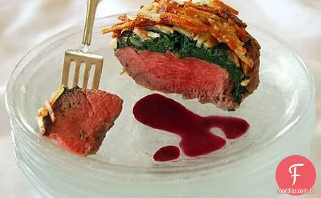 Mignon De Filé Com Crosta De Batata Com Rúcula E Molho De Romã