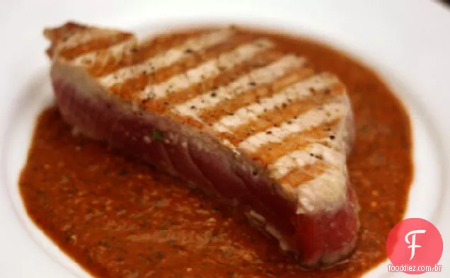Jantar esta noite: Atum Grelhado com molho Tomatillo vermelho