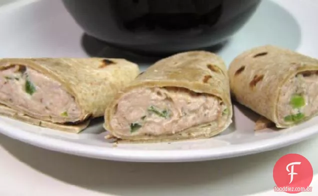 É um envoltório de salada de atum!