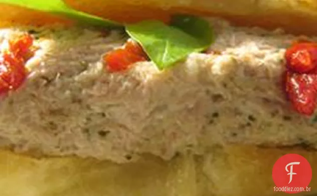 Salada de atum Pesto com tomates secos ao sol