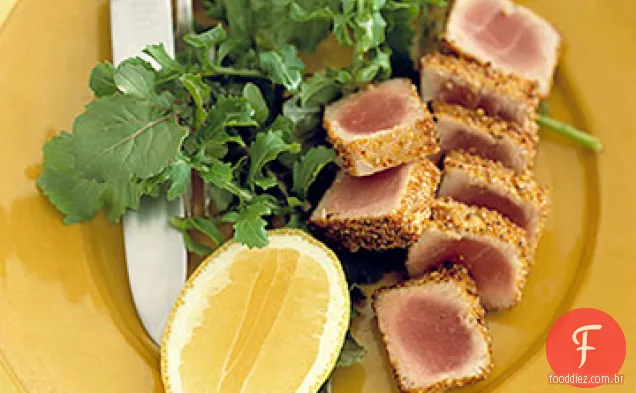 Atum com crosta de sementes de mostarda