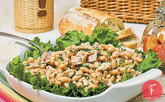 Salada de feijão e atum branco