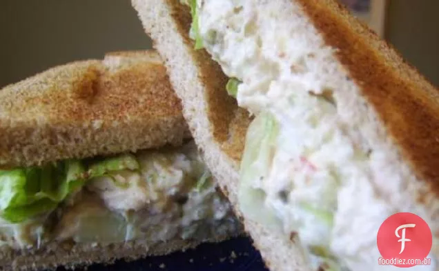 Deliciosos sanduíches de salada de atum da Kittencal