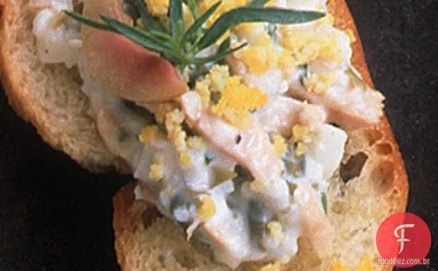 Atum Nicoise Crostini